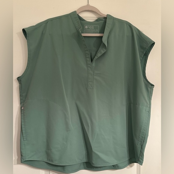 Figs scrub top - Picture 1 of 1